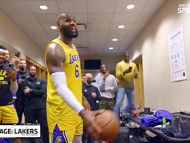 里弗斯絕殺之后湖人隊的更衣室氛圍，簡直不要太和諧??！