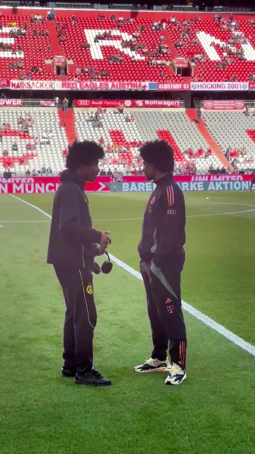 一模一樣的蓬蓬頭！一時(shí)分不清阿德耶米和格納布里了！