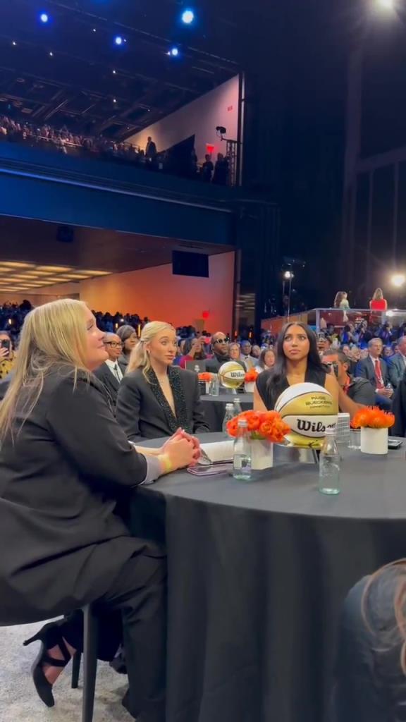 今天這穿搭，差點沒認出來！佩奇-布克斯當選WNBA狀元后十分淡定