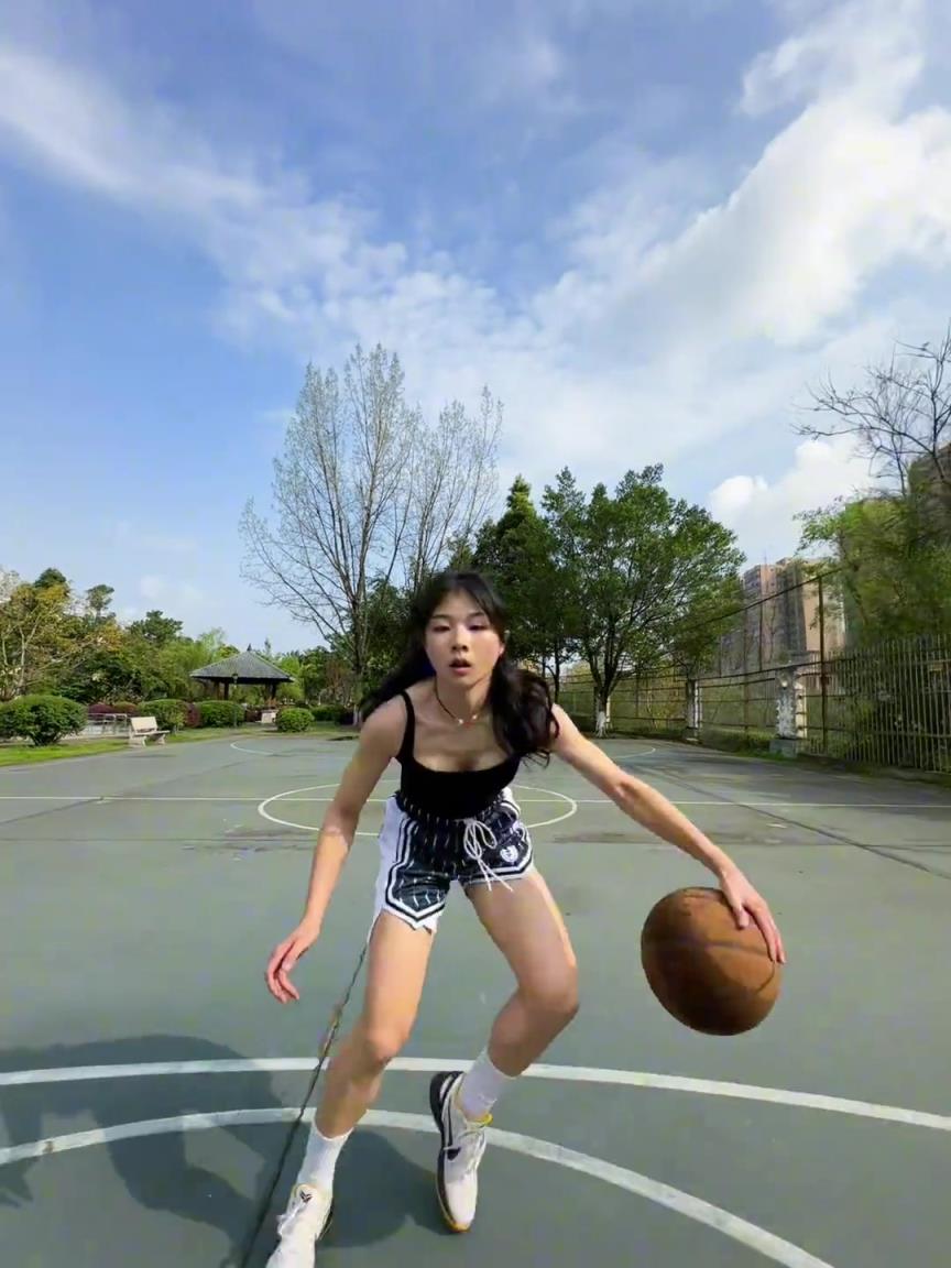 看著有點(diǎn)實(shí)力，敢背打我不？